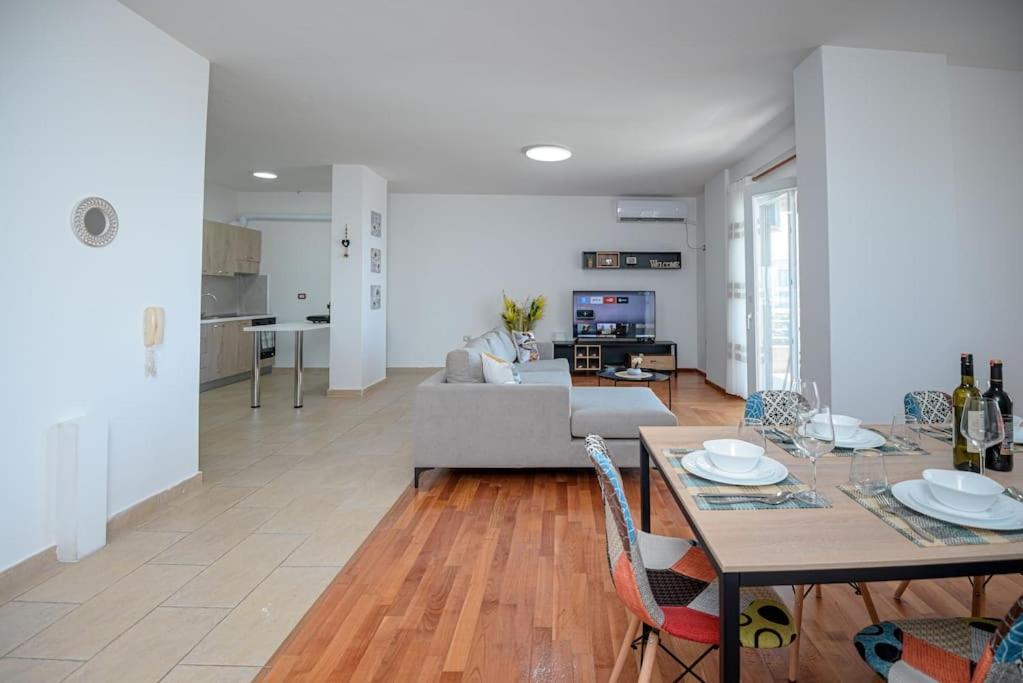 Grand View Apartment ドゥラス エクステリア 写真