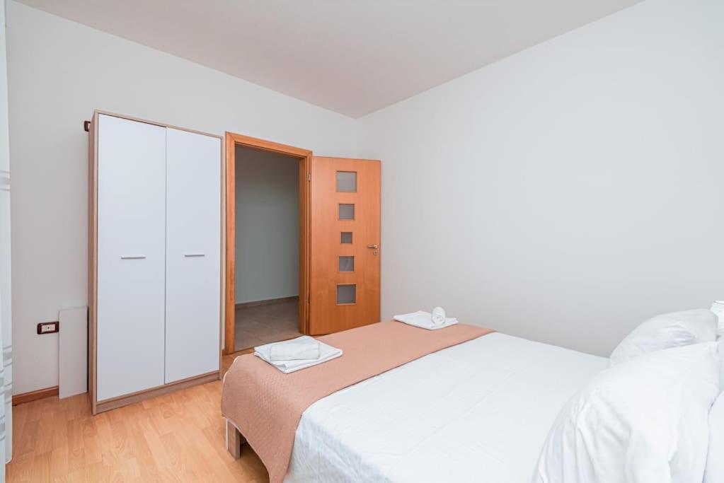 Grand View Apartment ドゥラス エクステリア 写真