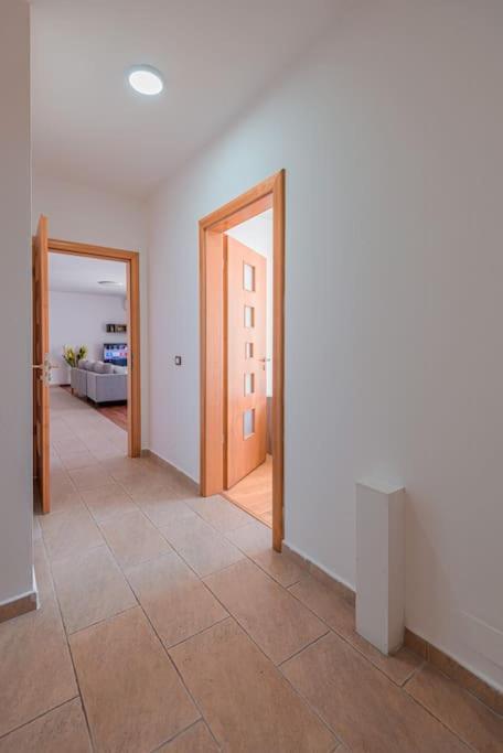 Grand View Apartment ドゥラス エクステリア 写真